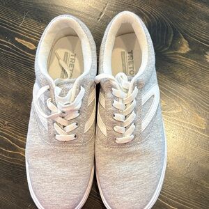 NWOT Tretorn Gray and White Women's Sneakers